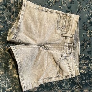 À vendre. 95% neuf.  (Levis ) c’est trop petit pour moi.